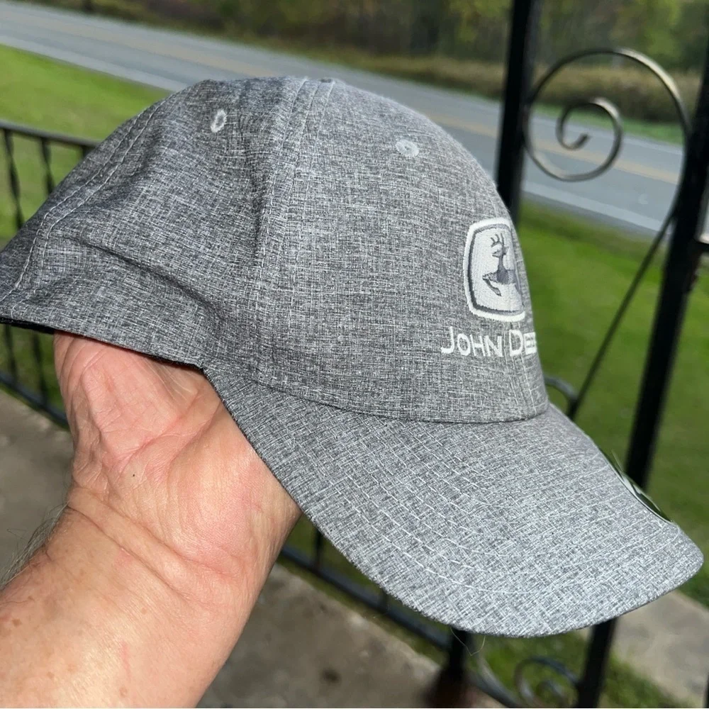 John Deere Grey/Silver Cap Flex for 110 Adjustable Snapback Hat EUC
